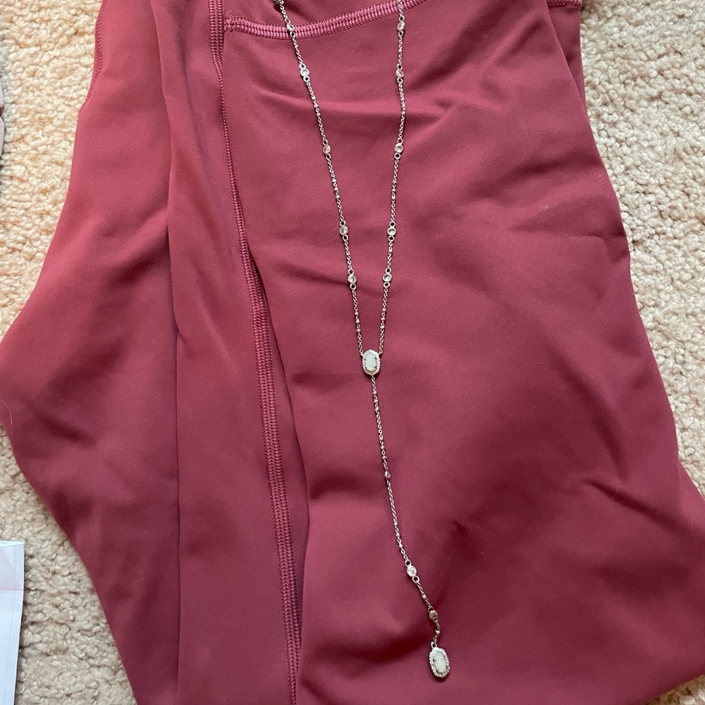 Kendra Scott necklace